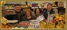 Lino, Margherita, Rosanna et Alex, Marchands de fruits Salizada San Canzian, dans le Sestier du Cannaregio à Venise.