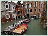 Acqua Alta record du 1er Décembre 2008 à Venise dans le Castello : La fondamenta San Severo a totalement disparu sous l'eau.