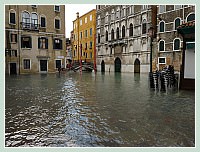 Acqua Alta record du 1er Décembre 2008 à Venise : La Fondamenta de Santa Maria Formosa dans le Castello transformée en rio.