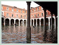 Acqua Alta record du 1er Décembre 2008 à Venise : Le Campo San Giacomo de Rialto, dans le sestier de San Polo.