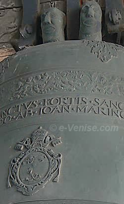Détail d'une cloche du Campanile