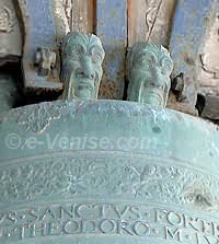 Détail d'une cloche du Campanile