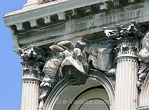 Sculpture et chapiteaux Palazzo Flangini