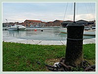 La grande darse de l'Arsenal de Venise, à droite, deux hangars à bateaux et, à gauche, des magasins généraux, tous ces bâtiments datent du XVe siècle.
