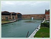 Les 3 hangars côté Lagune Nord (Fondamente Nuove), qui datent de 1539, et qui servaient de cales pour les galéasses.