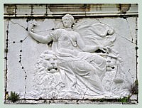 Bas-relief représentant la Justice, en haut du portail du bâtiment du Bucintoro dans l'Arsenal de Venise.