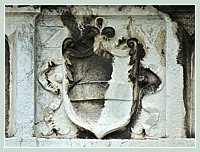 Blason sur le portail d'entrée du bâtiment du Bucintoro dans l'Arsenal de Venise.