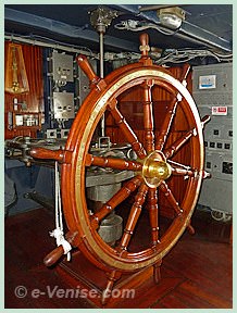 le Palinuro, bateau école de la Marine Italienne, goélette trois mâts construit à Nantes en 1934 ancré à Venise