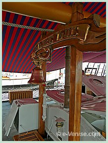 le Palinuro, bateau école de la Marine Italienne, goélette trois mâts construit à Nantes en 1934 ancré à Venise