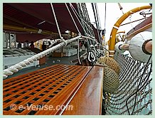 le Palinuro, bateau école de la Marine Italienne, goélette trois mâts construit à Nantes en 1934 ancré à Venise