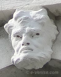 Tête de la cellule du campanile