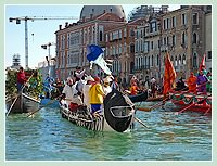 Carnaval de Venise 2009 Voga alla Veneta : départ du cortège de bateaux sur le Grand Canal