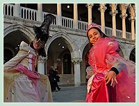 Carnaval de Venise : pas de danse et révérences devant le Palais Ducal