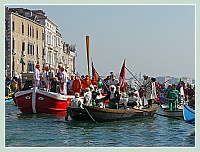 Carnaval de Venise 2010 - Le Carnaval en bateau des Vénitiens et le vol de la Pantegana