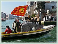 Carnaval de Venise 2010 - Le Carnaval en bateau des Vénitiens et le vol de la Pantegana