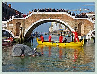 Carnaval de Venise 2010 - Le Carnaval en bateau des Vénitiens et le vol de la Pantegana
