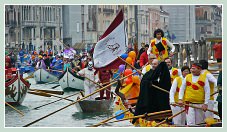 Carnaval de Venise 2011 : Les Vénitiens venus en masse pour participer à leur Carnaval sur l'eau