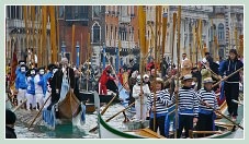 Vidéo du Carnaval de Venise 2011 - Le carnaval sur l'eau des Vénitiens - le vol de la Pantegana
