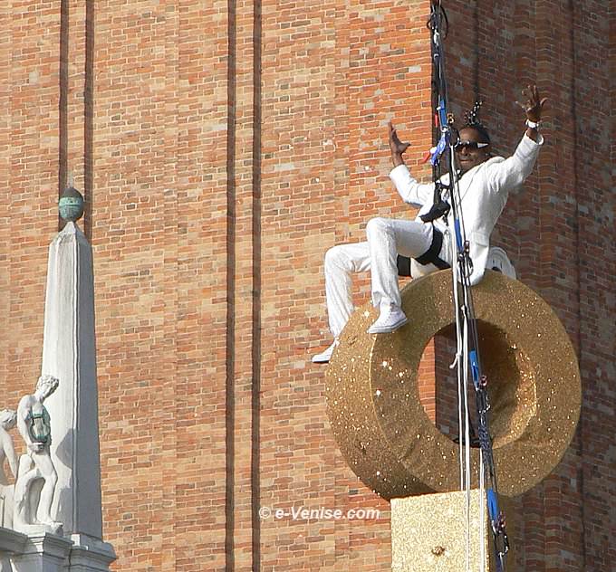 vol de l'ange vol de la colombe campanile de Saint Marc Carnaval de Venise 2008