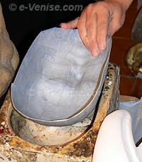 Le masque de papier mâché