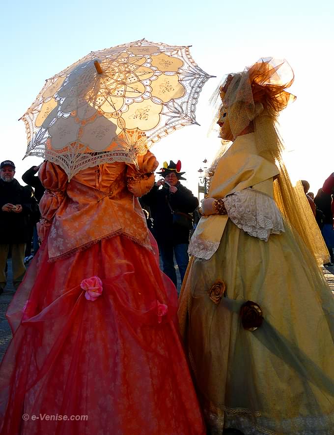 carnaval de venise 2008 Riva degli Schiavoni dans le soleil couchant