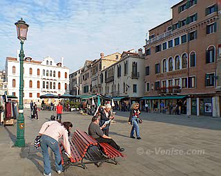 Campo Santa Maria Formosa avec l'hôtel Scandinavia à droite