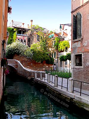 Campiello Barbaro à deux pas de l'hôtel Locanda Ca' del Brocchi