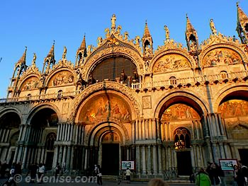 Façade de la Basilique Saint-Marc à Venise