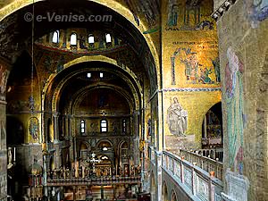 Une basilique sombre et étincelante à la fois