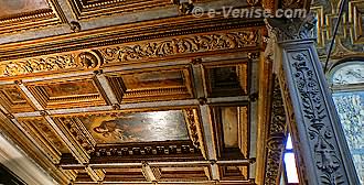 Le barco de l'église Santa Maria dei Miracoli à Venise