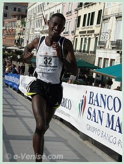 Abdi Kidane Gemechu arrivé 3ème du 23ème Marathon de Venise 2008, le VeniceMarathon