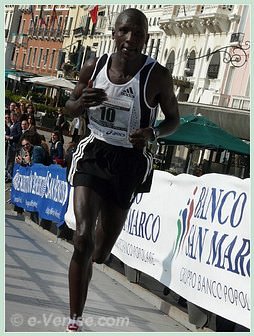 Kimugul Paul Kimaiyo arrivé 5e du 23e Marathon de Venise 2008, le VeniceMarathon