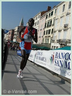 Rotich Gilbert Kibiwot arrivé 9e du 23e Marathon de Venise 2008, le VeniceMarathon