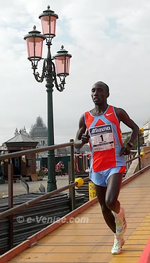 Le Vainqueur du 22ème Marathon de Venise : Jonathan Kipko Kosgei