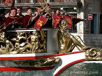 Fanfare du cortège historique à la Regata 2007, superbe !