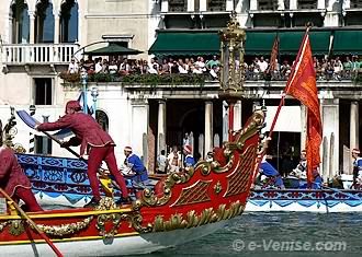 Régate historique de Venise, les magnifiques bateaux du cortège historique