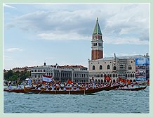 &Eacute;quipages de Canottieri sur le Bassin de Saint Marc lors de la Regata Storica de Venise 2008