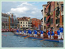 Les Canottieri de Sile sur le Grand Canal lors de la Regata Storica, la régate historique de Venise 2008