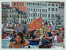 Le Bassin de Saint-Marc couvert de bateaux pendant la Fête du Redentore à Venise
