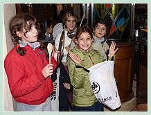 Les enfants lors de la F&ecirc;te de la Saint Martin à Venise : Le sac est plein !