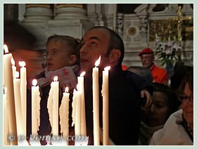 Prières pendant la fête de la Madona de la Salute à Venise