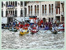 La Régate des Gondolini à deux rameurs à la Regata Storica, la régate historique de Venise 2008