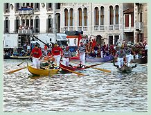 La Régate des Gondolini à deux rameurs à la Regata Storica de Venise 2008