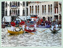 La Régate des Gondolini à deux rameurs à la Regata Storica de Venise 2008