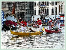 La Régate des Gondolini à deux rameurs à la Regata Storica de Venise 2008