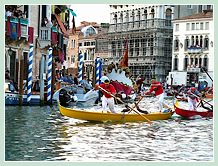 Giampaolo d'Este et Ivo Redolfi Tezzat lors de la Régate des Gondolini à deux rameurs à la Regata Storica de Venise 2008