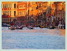 La Régate des Gondolini à deux rameurs à la Regata Storica, la régate historique de Venise 2008