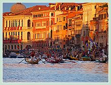 La Régate des Gondolini à deux rameurs à la Regata Storica de Venise 2008