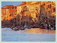 La Régate des Gondolini à deux rameurs à la Regata Storica, la régate historique de Venise 2008
