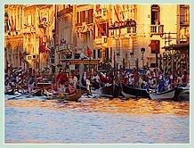 La Régate des Gondolini à deux rameurs à la Regata Storica, la régate historique de Venise 2008